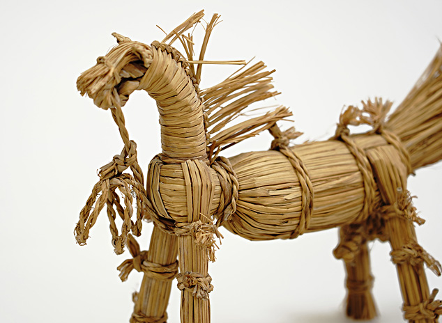 collection-2026-01-straw-horse-03